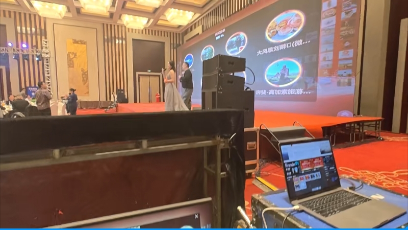 巨幕抽奖:滚动微信头像抽奖,到场人员提前扫码签到,头像进入奖池