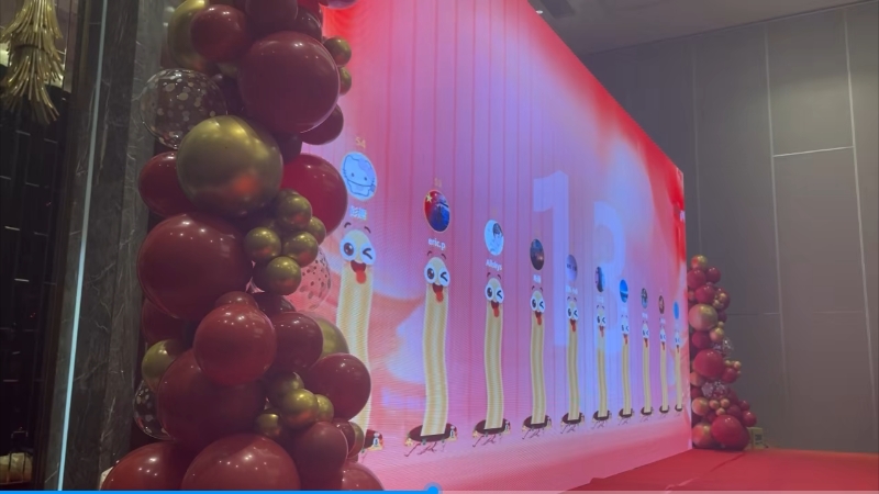 2025年摇一摇互动游戏摇摆蛇：特别为蛇年设计准备的年会互动小游戏